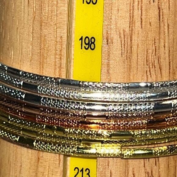 Bangle Stack Set Of 8 Etched Bracelet Gold Silver Rose Gold Tone Sparkle Classic - Picture 6 of 6